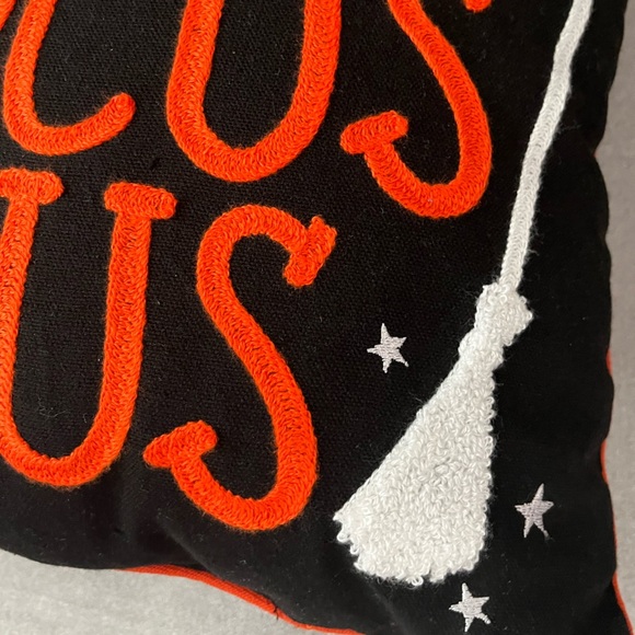 16” Hocus Pocus Black and Orange Decorative Pillow Halloween - Picture 2 of 4